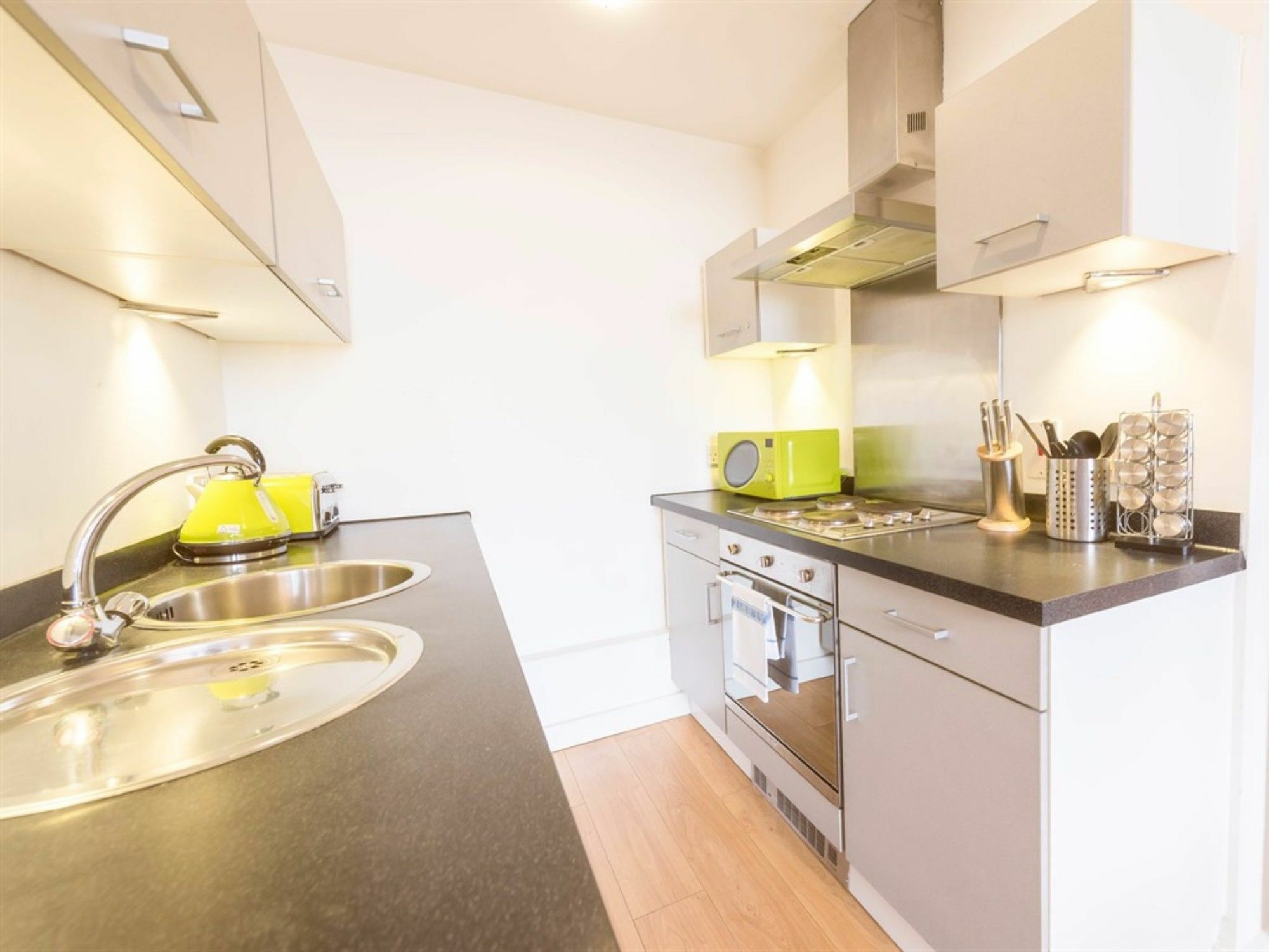 Inspired Apartments ซัลฟอร์ด ภายนอก รูปภาพ